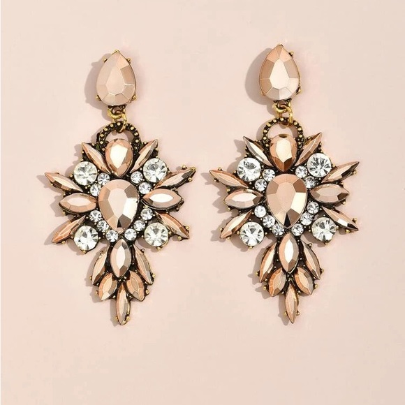 💖NEW! Rhinestone Drop Earrings - Picture 2 of 6